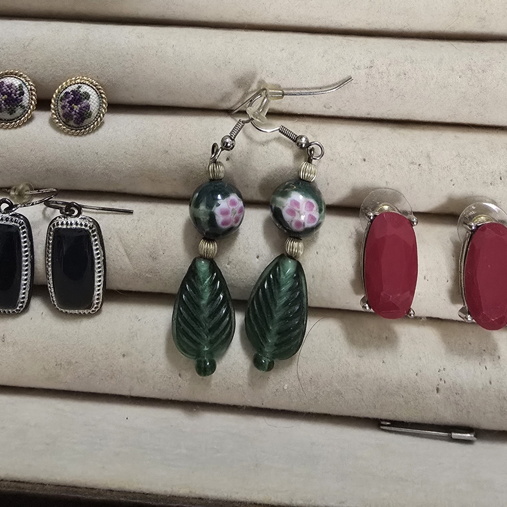 Eearing Lot!
